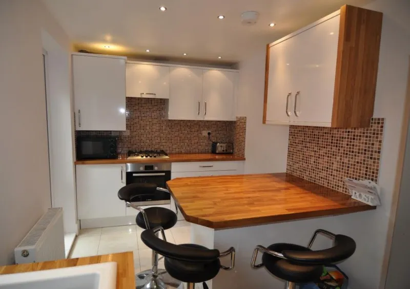 6 Bed, Clayton Park Sq, Jesmond, photograph 2