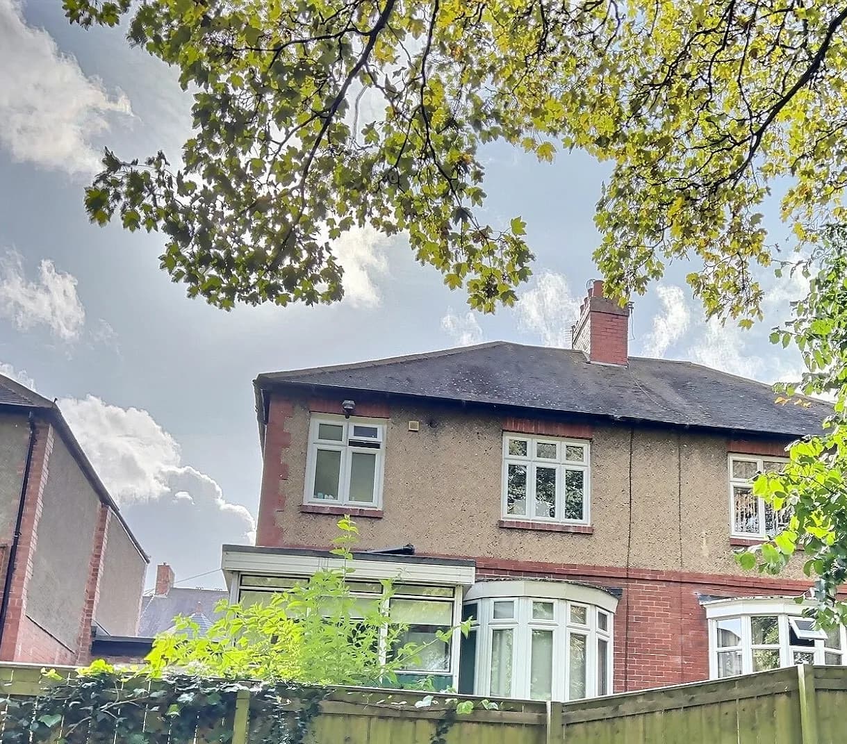 5 bedroom house right next to Jesmond dene, photograph 4