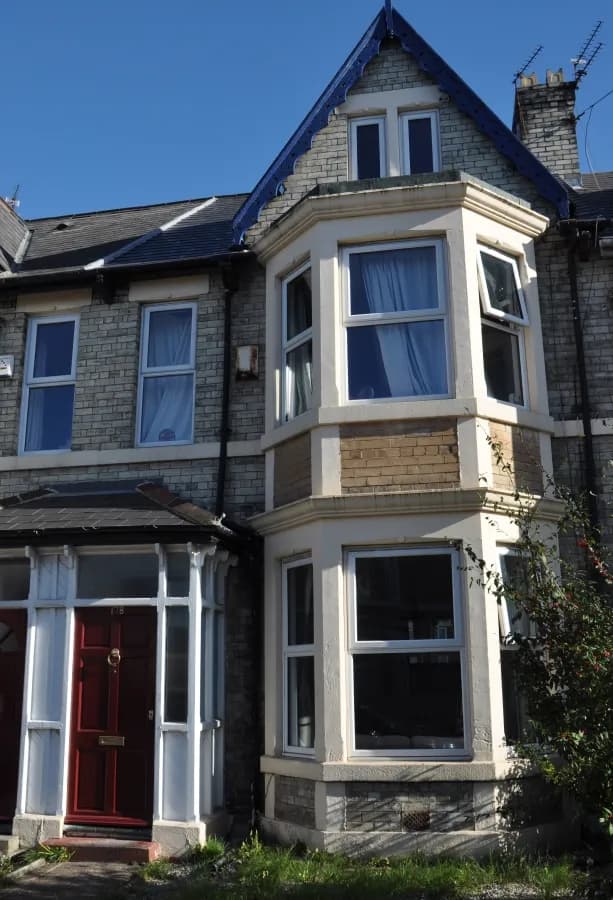 7 bedroom, some ensuites, photograph 2