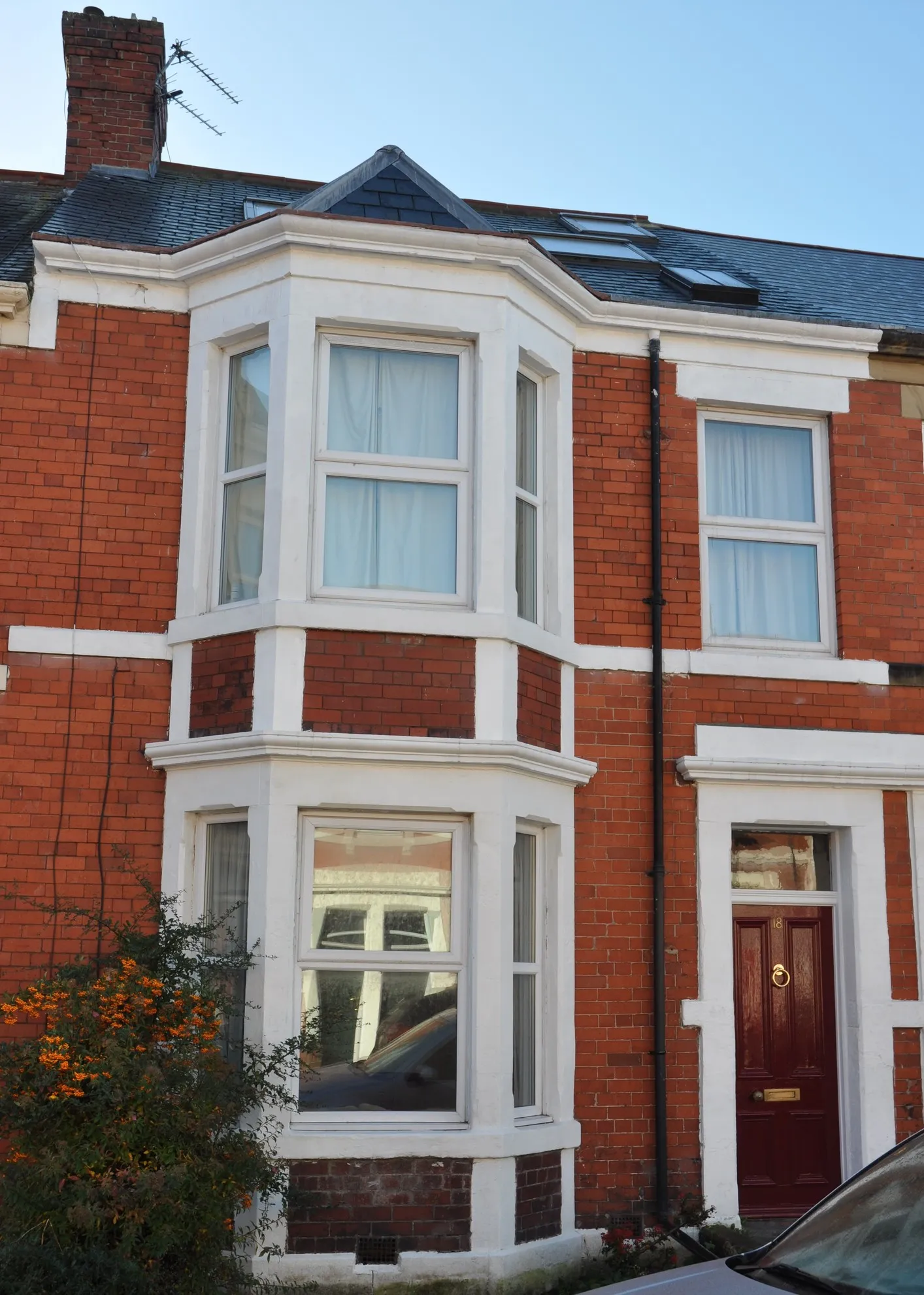 8 bedroom, photograph 7