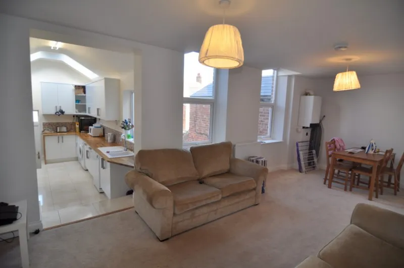 6 Beds, central Jesmond, photograph 4