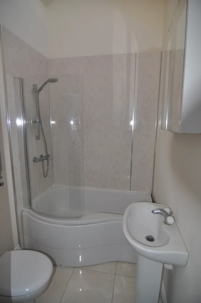 6 Beds, central Jesmond, photograph 14