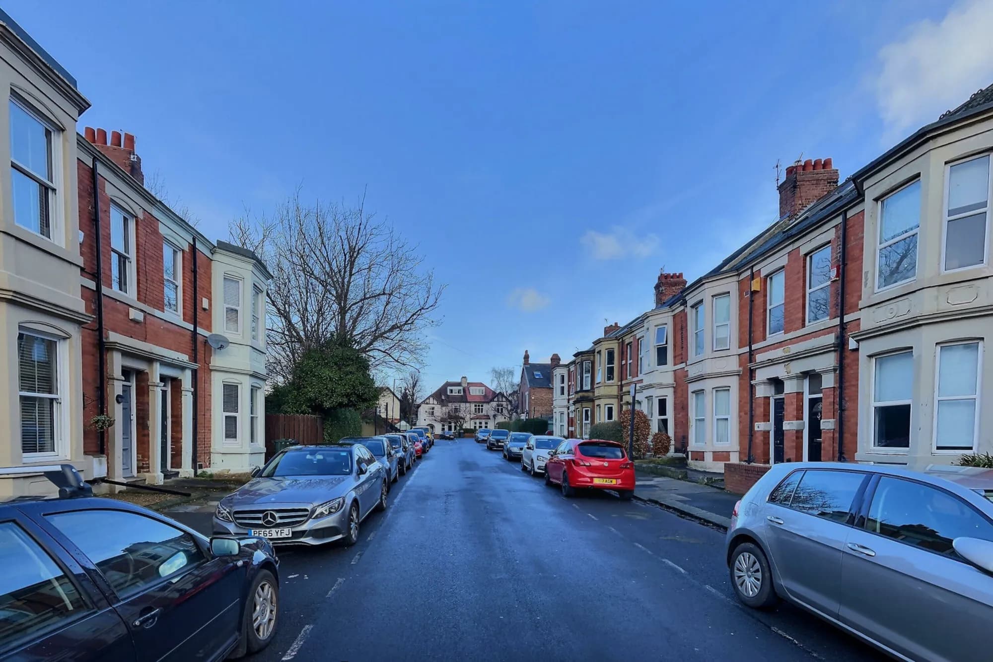 Lyndhurst Ave, 5 big bedrooms, photograph 3