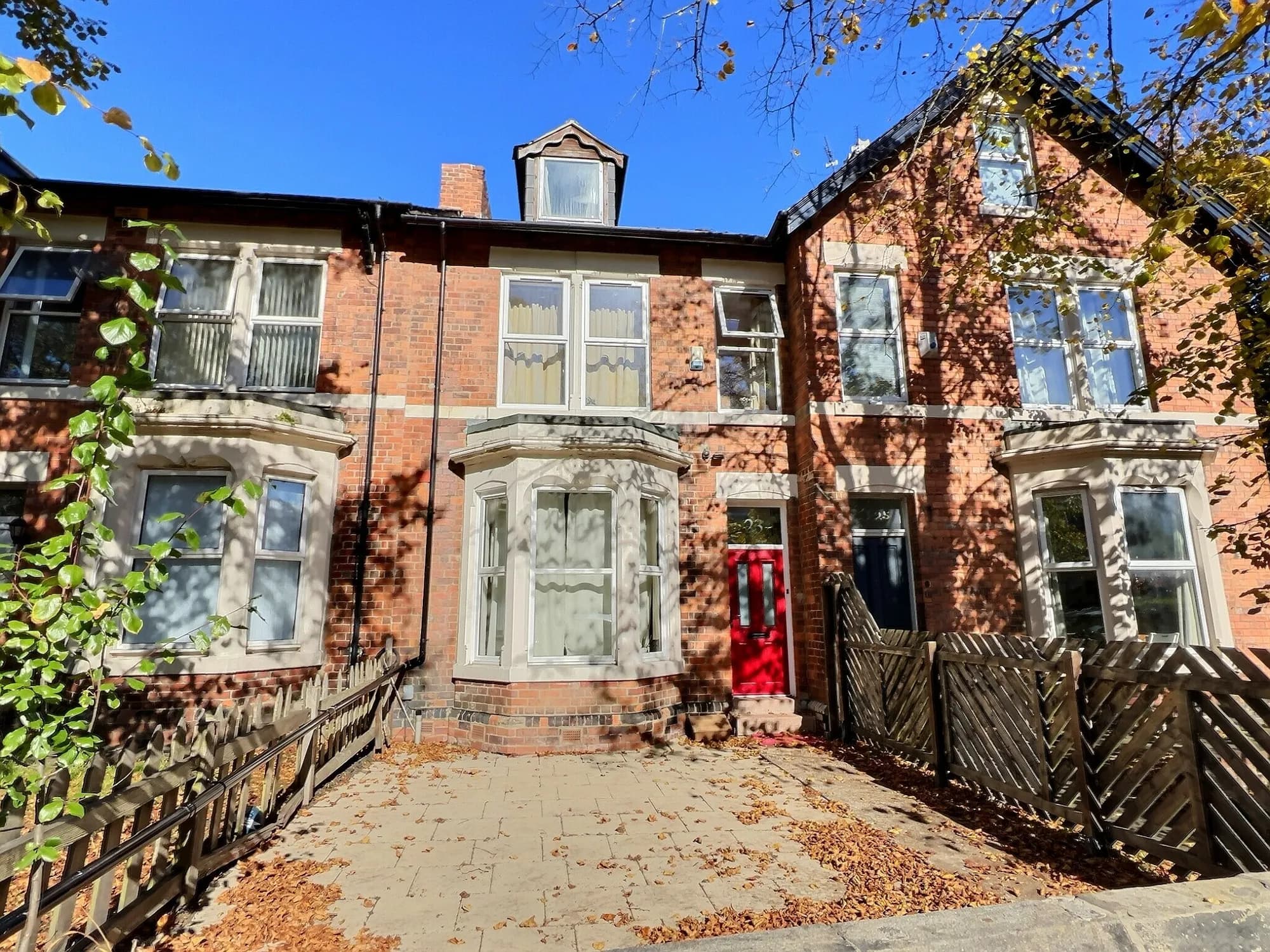 Fern Avenue, east Jesmond 6 beds, photograph 2