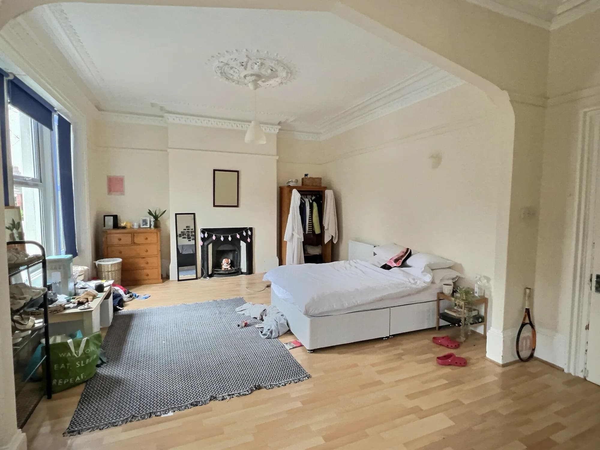 7 Beds, photograph 12