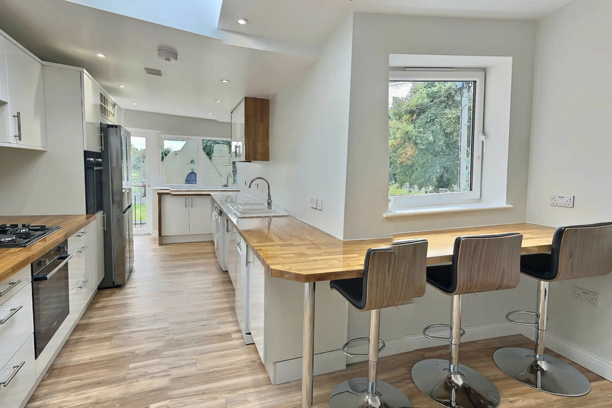 7 bed house, Fairfield Road, photograph 3