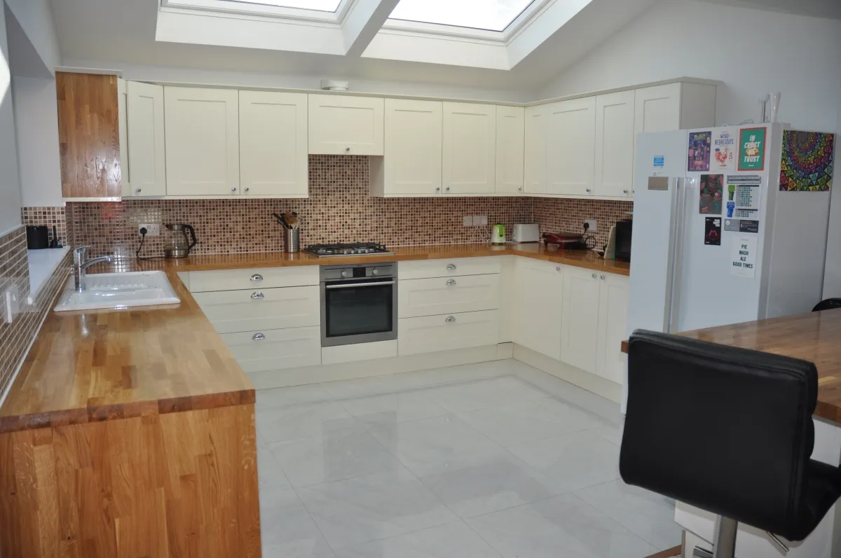 8 bedroom, photograph 8